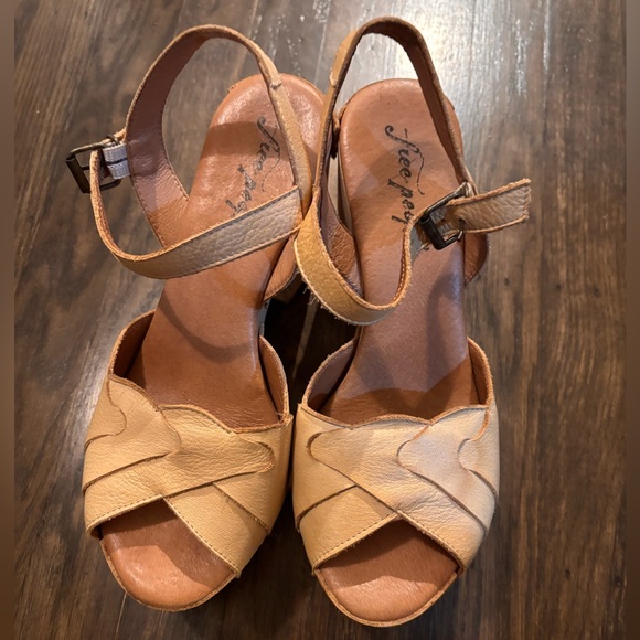 Free People Tan Leather Wood-Effect Platform Sandals - Picture 2 of 5